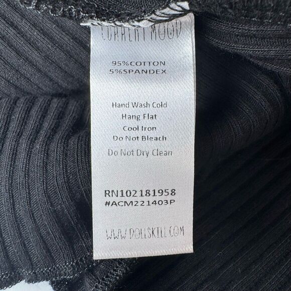 Current Mood Crop Top Womens 1X Black Cherry Patch Lace Trim Y2K Goth Ribbed - Picture 7 of 8